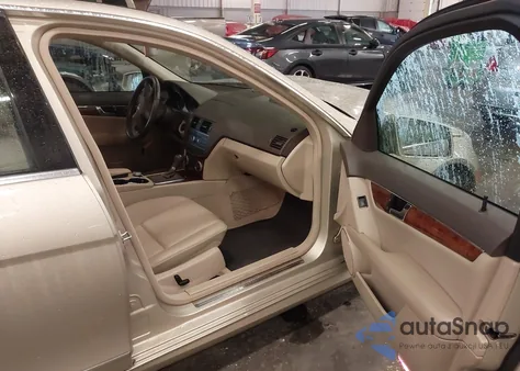 2011 Mercedes-Benz C 300 Sport из США, поврежденный, VIN WDDGF5EB4BA474413